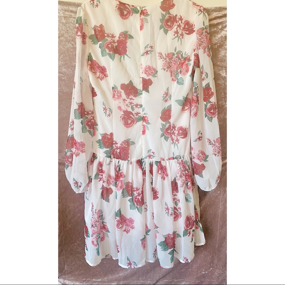 Floral Dress 🌸 - Picture 2 of 2
